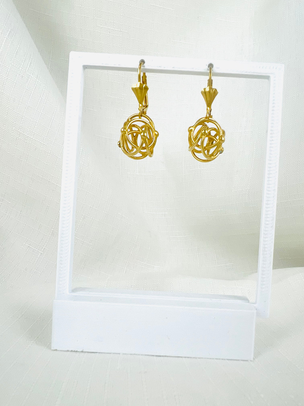BOUCLES CYCLONE ÉCLAT – MOYEN MODÈLE
- Pendantes