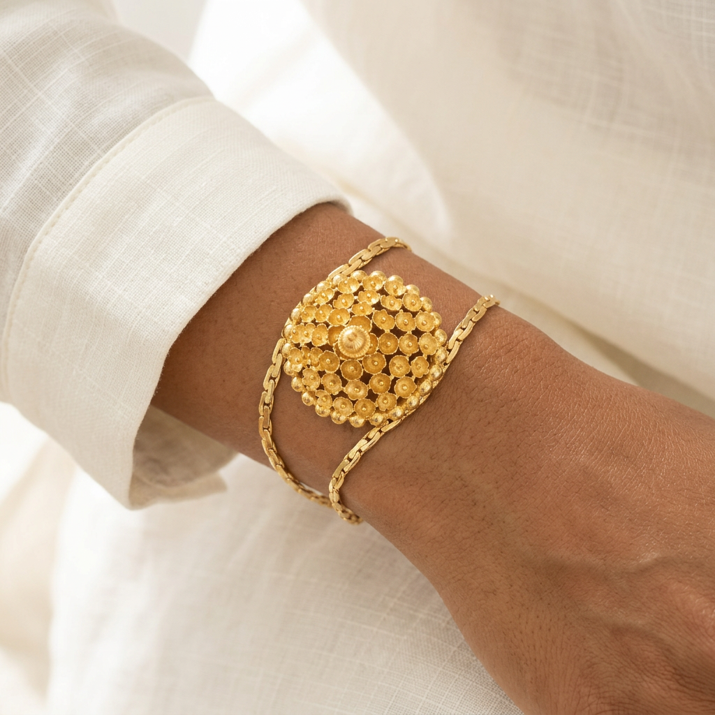 Bracelet Rigide Tété Négresse à quatre rangs porté au poignet